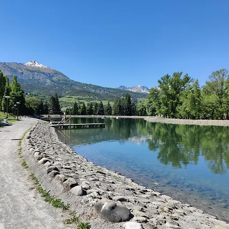 Chaleureux A Avec Balcon Et Vue Montagne Barcelonnette