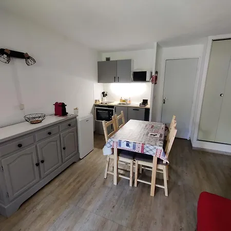 Apartment Chaleureux A Avec Balcon Et Vue Montagne *